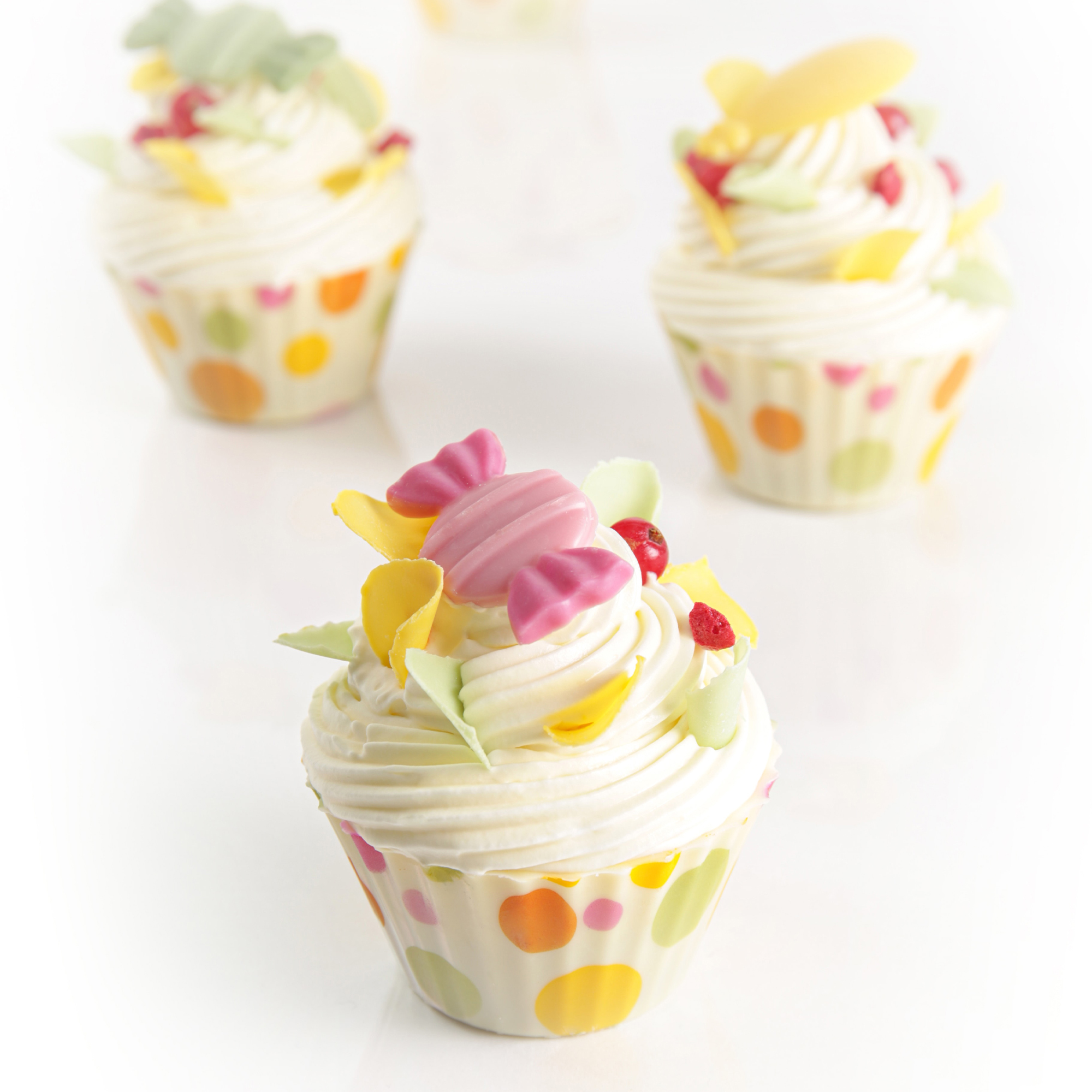 CUPCAKE CUPS "PUNKTE", WEISSE SCHOKOLADE BEDRUCKT