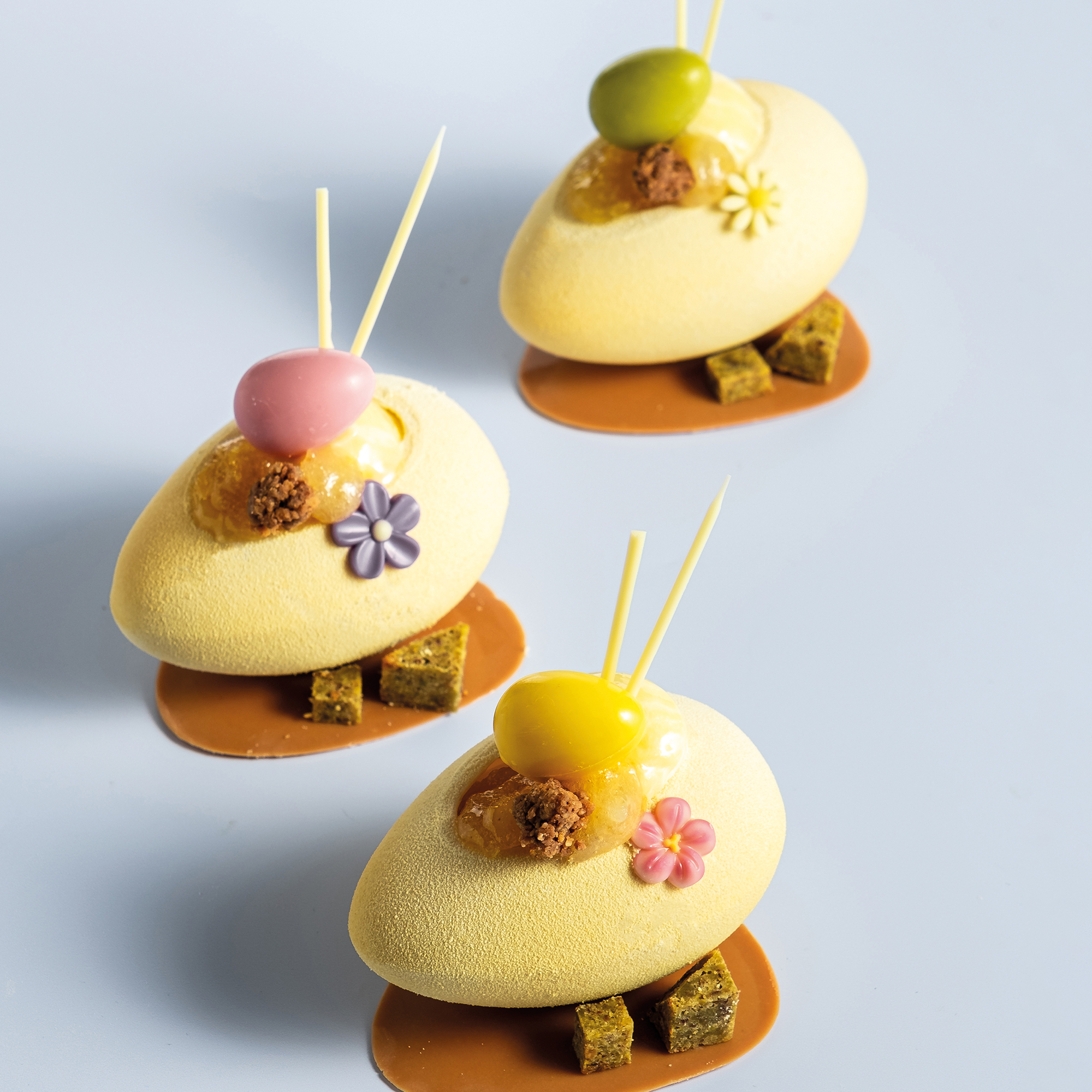 PASTELL BUNTE EIER, WEISSE SCHOKOLADE