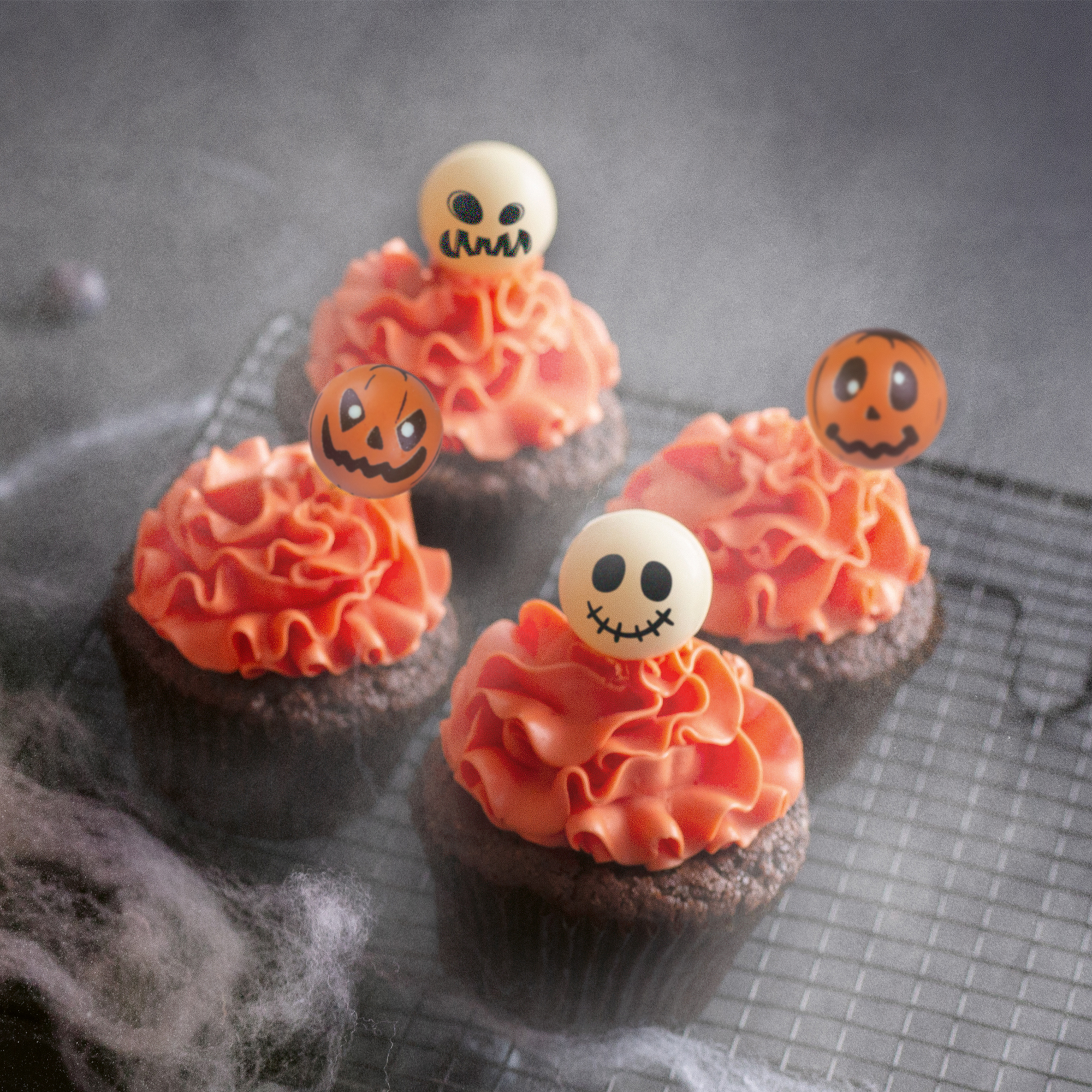 HALLOWEEN GESICHTER 3D, DUNKLE SCHOKOLADE ORANGE BEDRUCKT