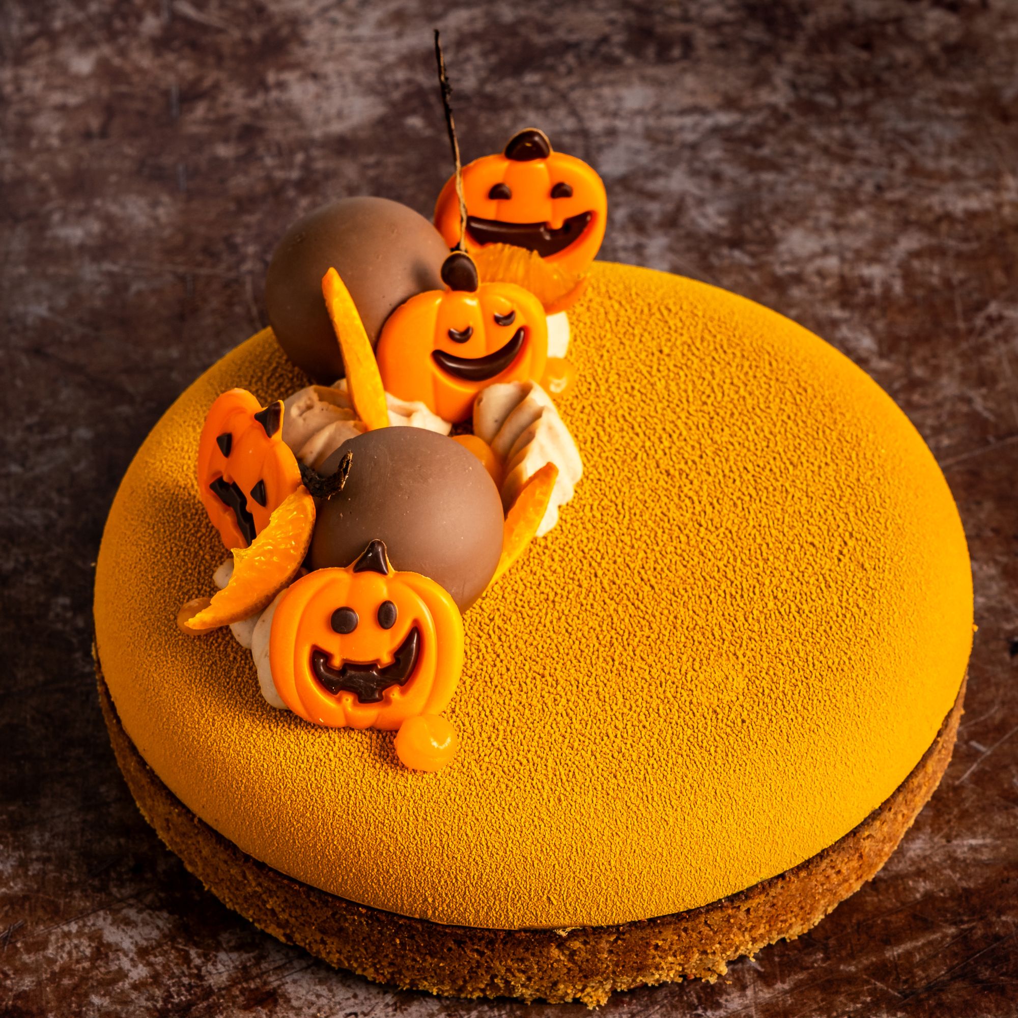 HALLOWEEN KÜRBISGESICHTER SORTIERT, DUNKLE UND WEISSE SCHOKOLADE GEFÄRBT