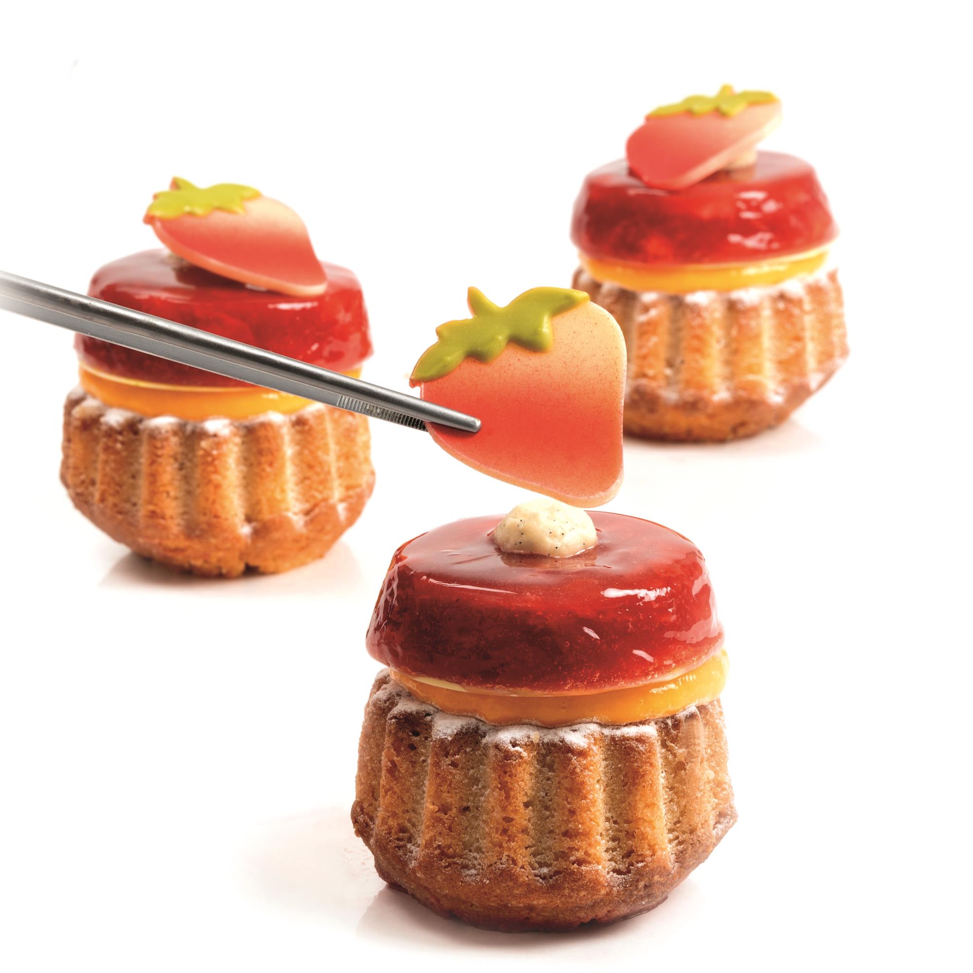 AUFLEGER "ERDBEERE", WEISSE SCHOKOLADE GEFÄRBT AUFLEGER "ERDBEERE", WEISSE SCHOKOLADE GEFÄRBT