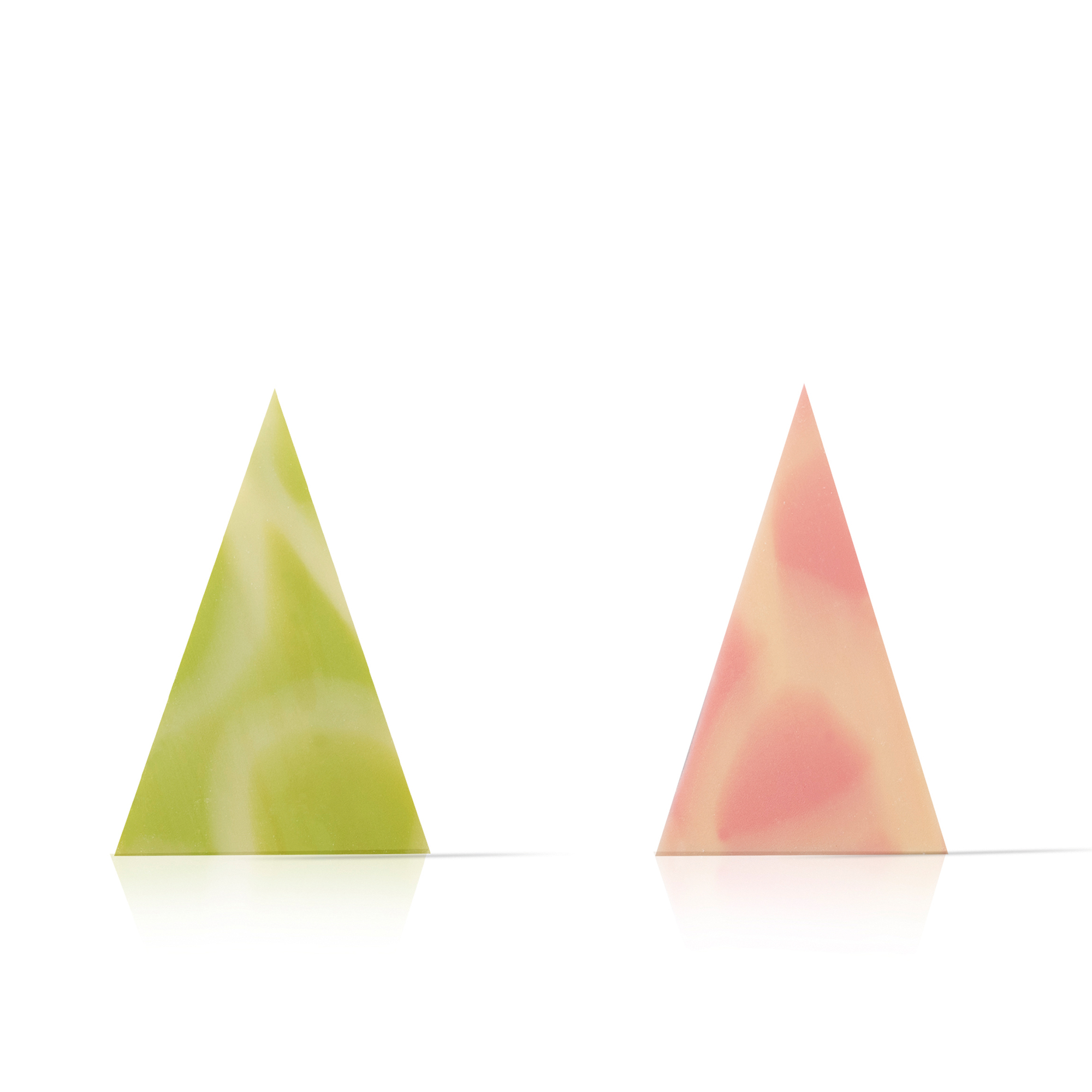 DREIECKE GRÜN UND PINK MARMORIERT, WEISSE SCHOKOLADE GEFÄRBT DREIECKE GRÜN UND PINK MARMORIERT, WEISSE SCHOKOLADE GEFÄRBT