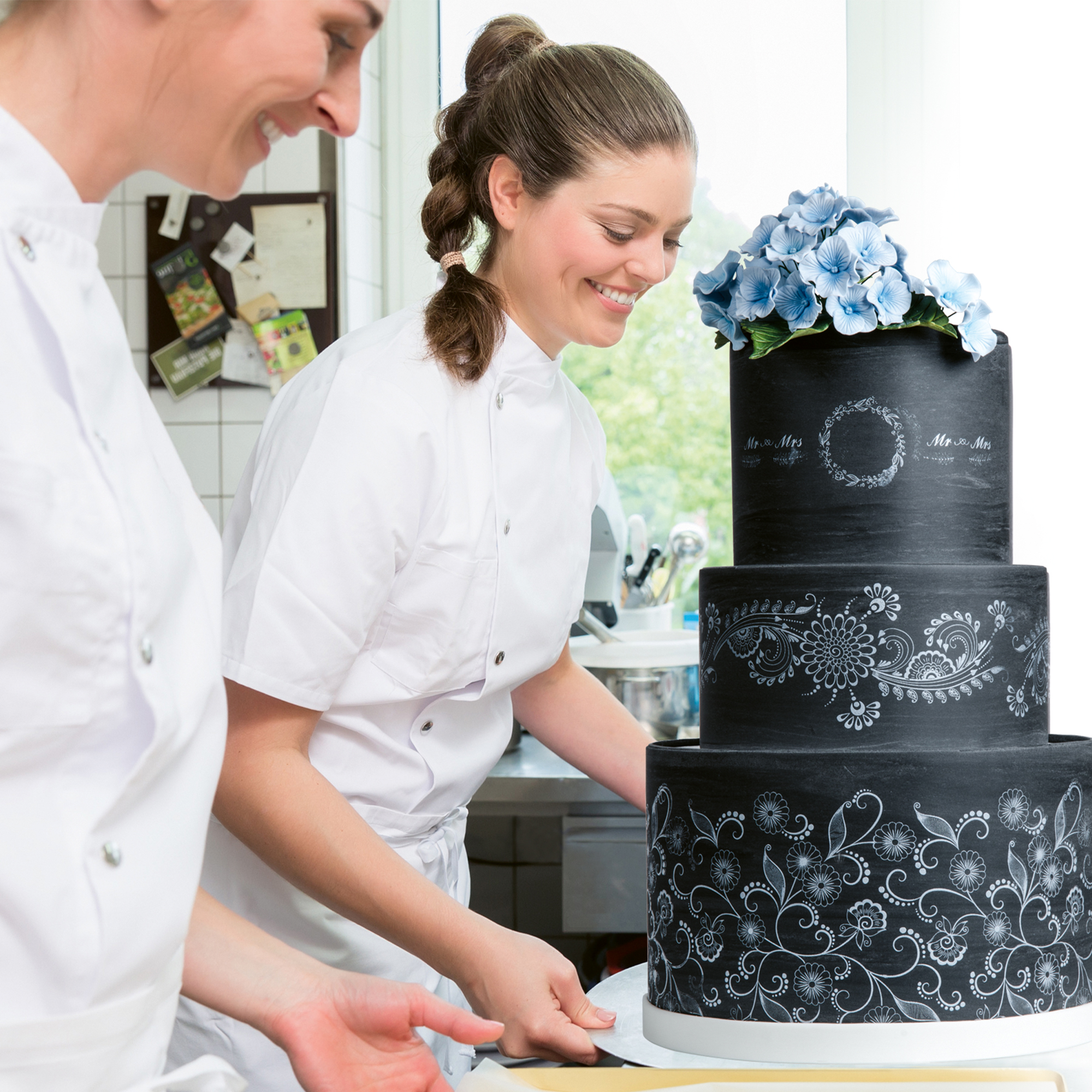 "DAHLIENRANKEN" FLÄCHE, TEXTIL SCHABLONE "DAHLIENRANKEN" FLÄCHE, TEXTIL SCHABLONE